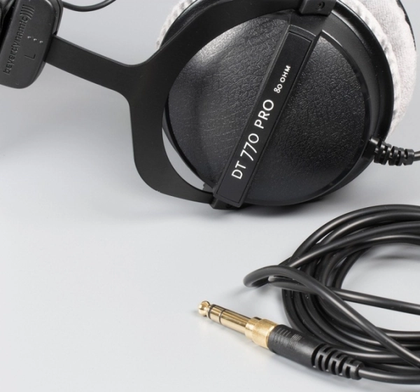 Накладні навушники Beyerdynamic DT 770 PRO 80 Ohm