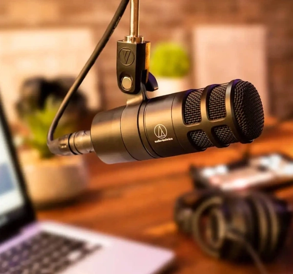 Мікрофон студійний Audio-Technica AT2040 Black