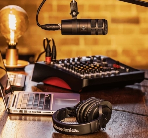 Мікрофон студійний Audio-Technica AT2040 Black